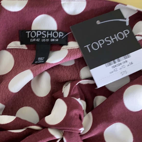 White polkadot romper with open tie back - Picture 13 of 16